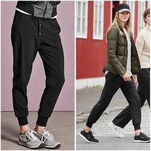 Athleta Lined City Jogger Black
